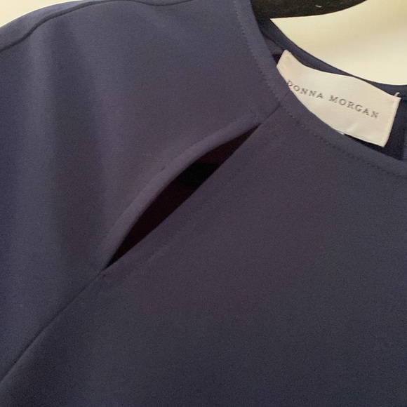 Donna‎ Morgan Shift Silhouette Dress Subtle Clavicle Cutouts New Size 4 NWT Navy - Picture 11 of 13